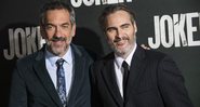 Todd Phillips e Joaquin Phoenix (Foto: Joel C Ryan / Invision / AP)