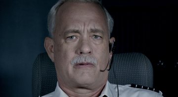 Tom Hanks em Sully: O Herói do Rio Hudson (Foto: Reprodução /Twitter)