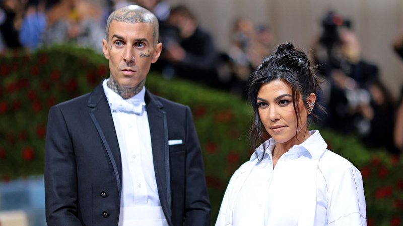 Travis Barker e Kourtney Kardashian (Foto: Dimitrios Kambouris/Getty Images)