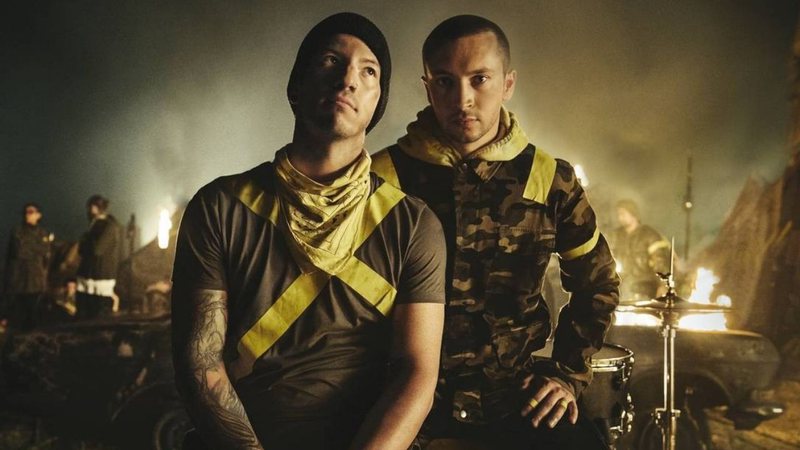 Josh Dun e Tyler Joseph no mundo de Trench, último álbum do duo (Foto: Divulgação,Twenty One Pilots/Brad Heaton)