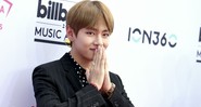 V, do BTS, no Billboard Music Awards de 2017 (Foto: AP/Invision/Richard Shotwell)