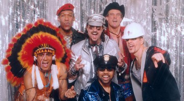 Village People, donos do hit "Y.M.C.A." (Foto: Aaron Cobbet / Divulgação)