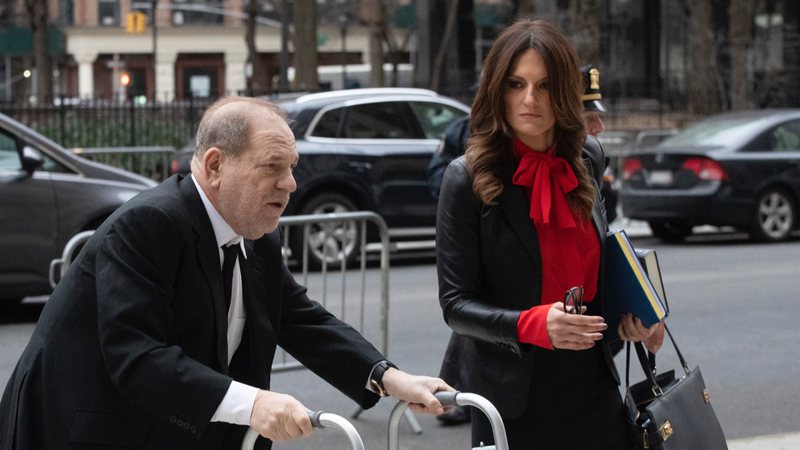 Harvey Weinstein e Donna Rotunno (Foto: AP Photo/Mark Lennihan)