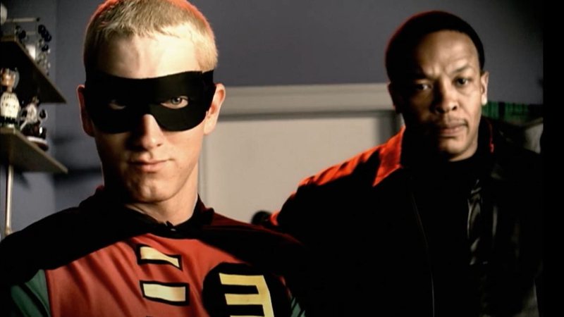 Eminem e Dr. Dre no clipe de "Without Me" (Foto: Reprodução)