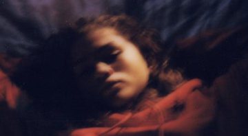 Zendaya como Rue em pôster do episódio especial de Euphoria (Foto: Reprodução/Instagram)