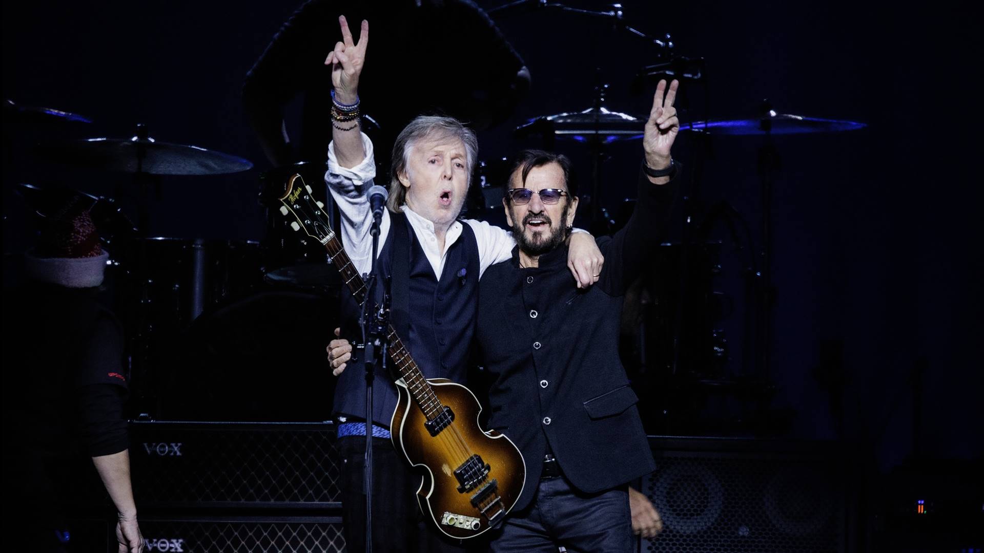 Paul McCartney recebe Ringo Starr e Ronnie Wood em seu último show de 2024