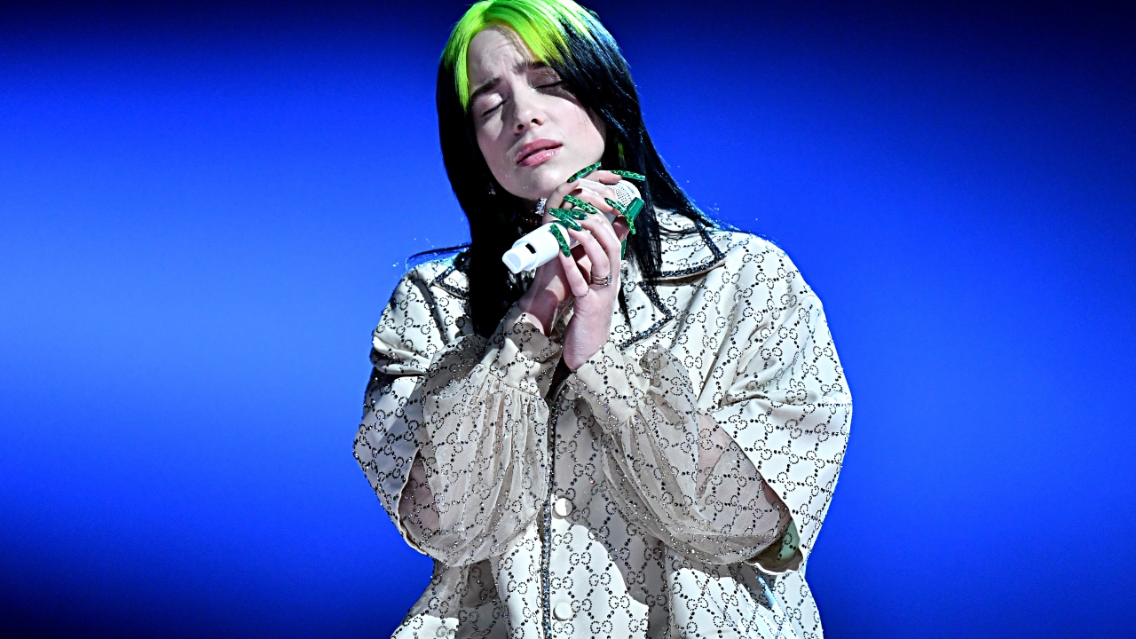 Billie Eilish perde 100 mil seguidores após postar desenho de seios no  Instagram