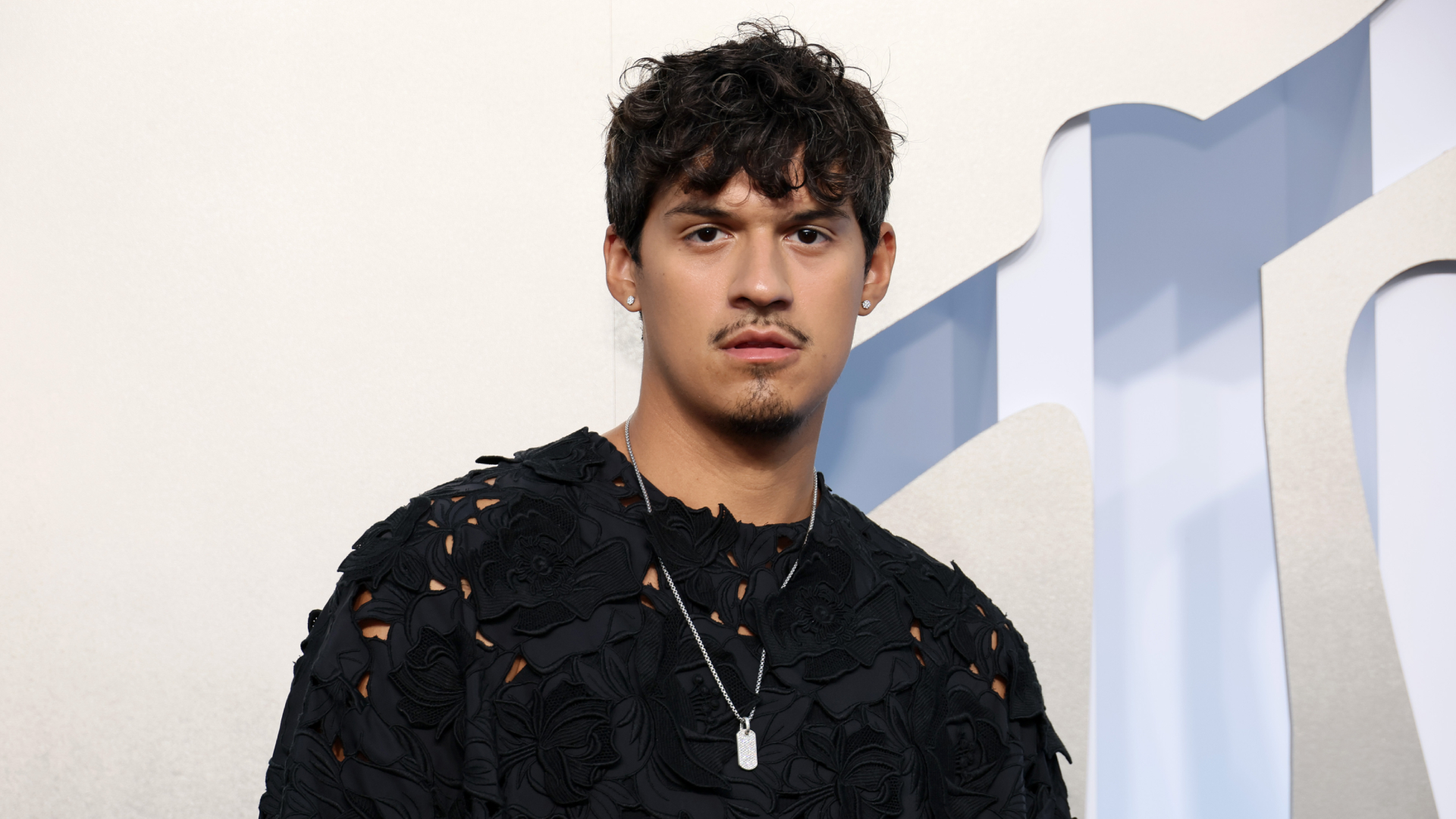 Lollapalooza 2023: Omar Apollo é o primeiro cancelamento do festival