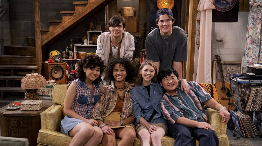 Elenco adolescente de That '90s Show (Reprodução/Entertainment Weekly, Netflix)