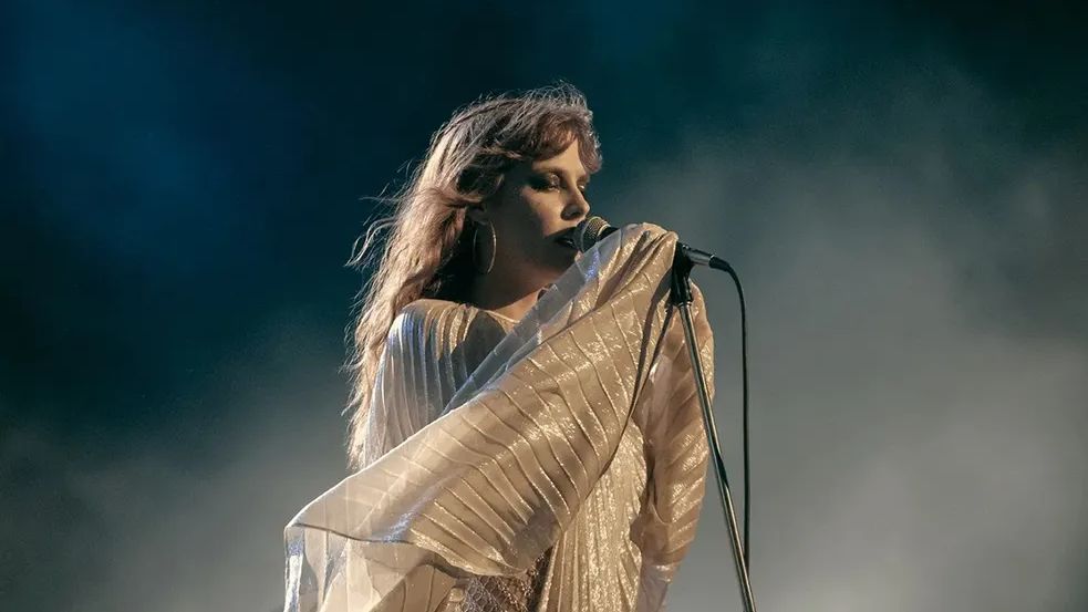 Cenas de Daisy Jones and the Six (Foto: reprodução/Amazon PrimeVideo)