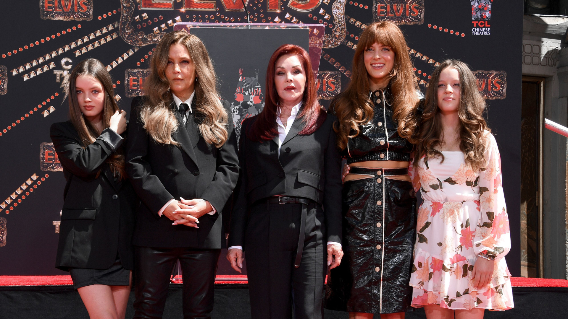Harper Lockwood, Lisa Marie Presley, Priscilla Presley, Riley Keough e Finley Lockwood em 2022 (Foto: Getty Images)