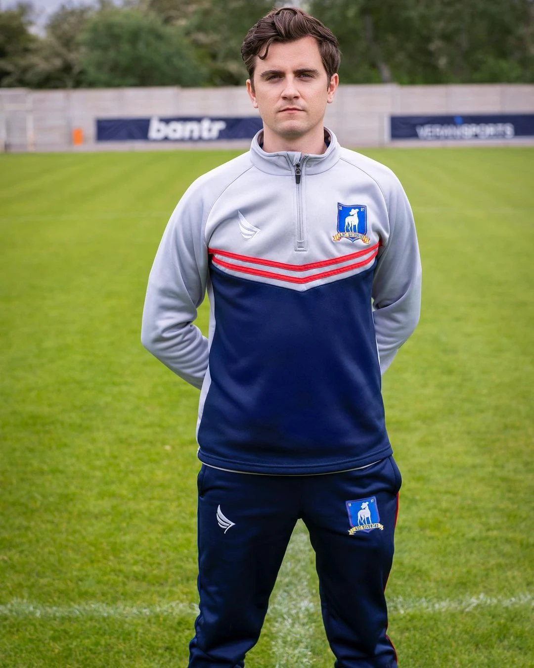 Billy Harris como Colin Hughes (Reprodução)