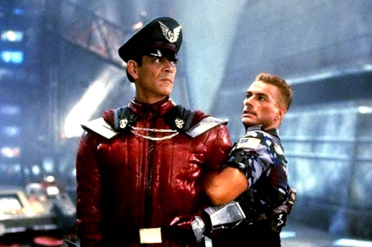 Raul Julia como M. Bison e Jean-Claude Van Damme como Guile (Reprodução)