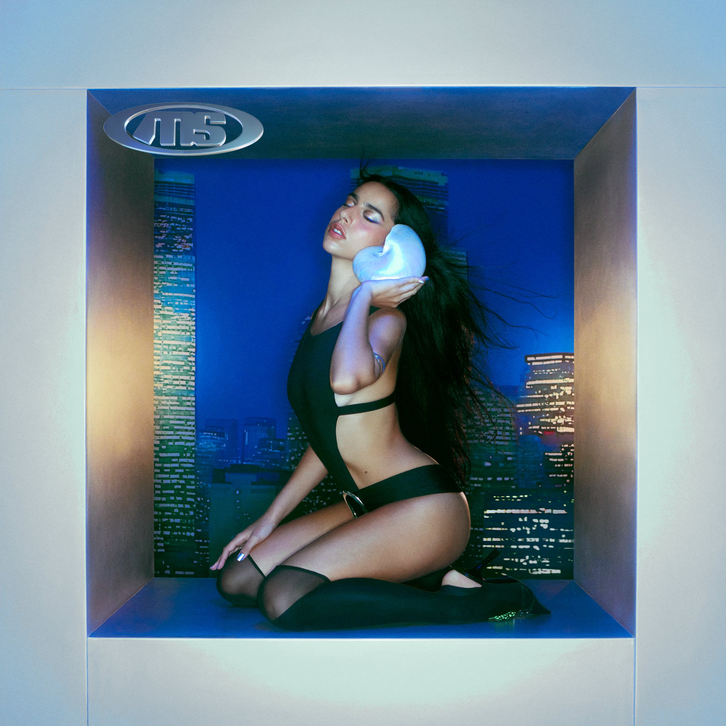 Capa de Vício Inerente, segundo disco de estúdio de Marina Sena