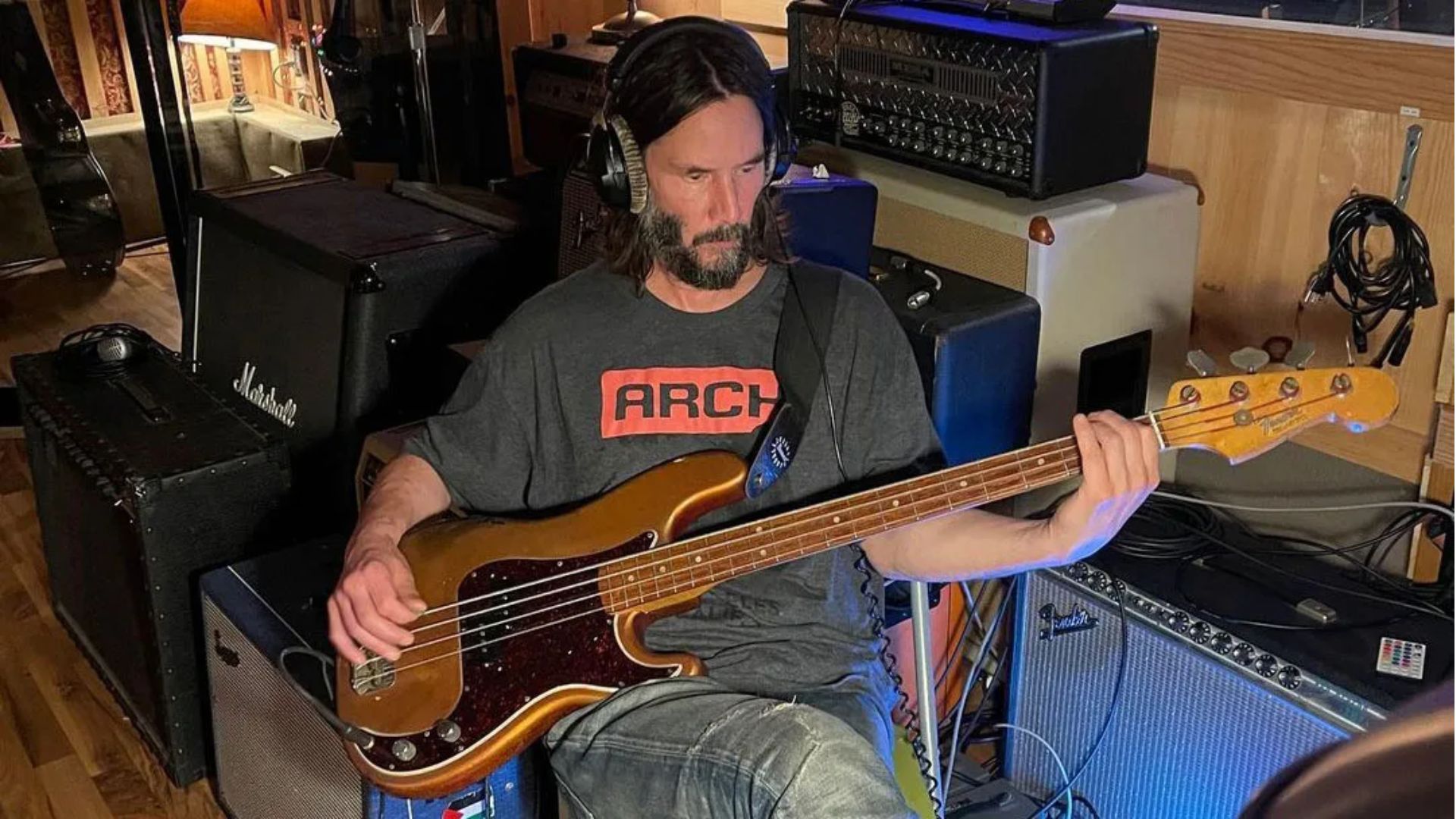 Keanu Reeves é baixista da banda Dogstar (Foto: Reprodução/Instagram)
