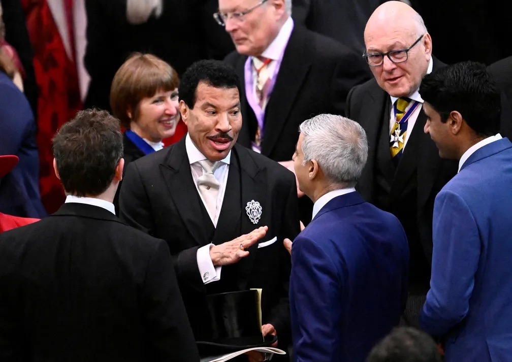 O cantor Lionel Richie na cerimônia de coroação do rei Charles III, na Abadia de Westminster, em Londres. — Foto: Gareth Cattermole/Pool via Reuters