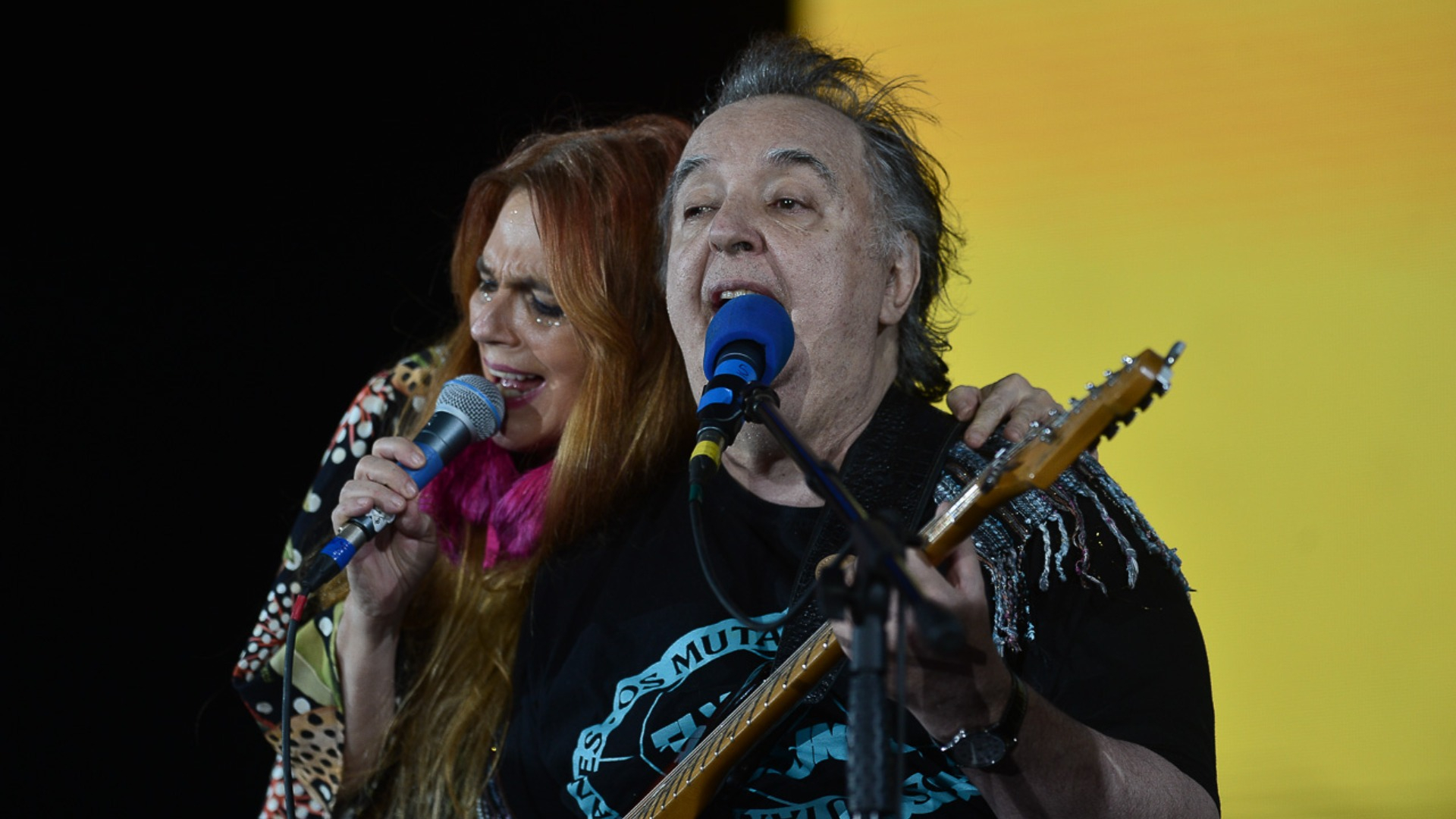 Sérgio Dias e Esmeria Bulgari, do grupo Os Mutantes, soltaram a voz no João Rock