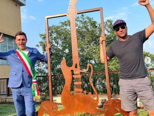 Tom Morello, guitarrista do Rage Against the Machine se tornou um cidadão italiano honorário no último final de semana (Foto: reprodução/Instagram)