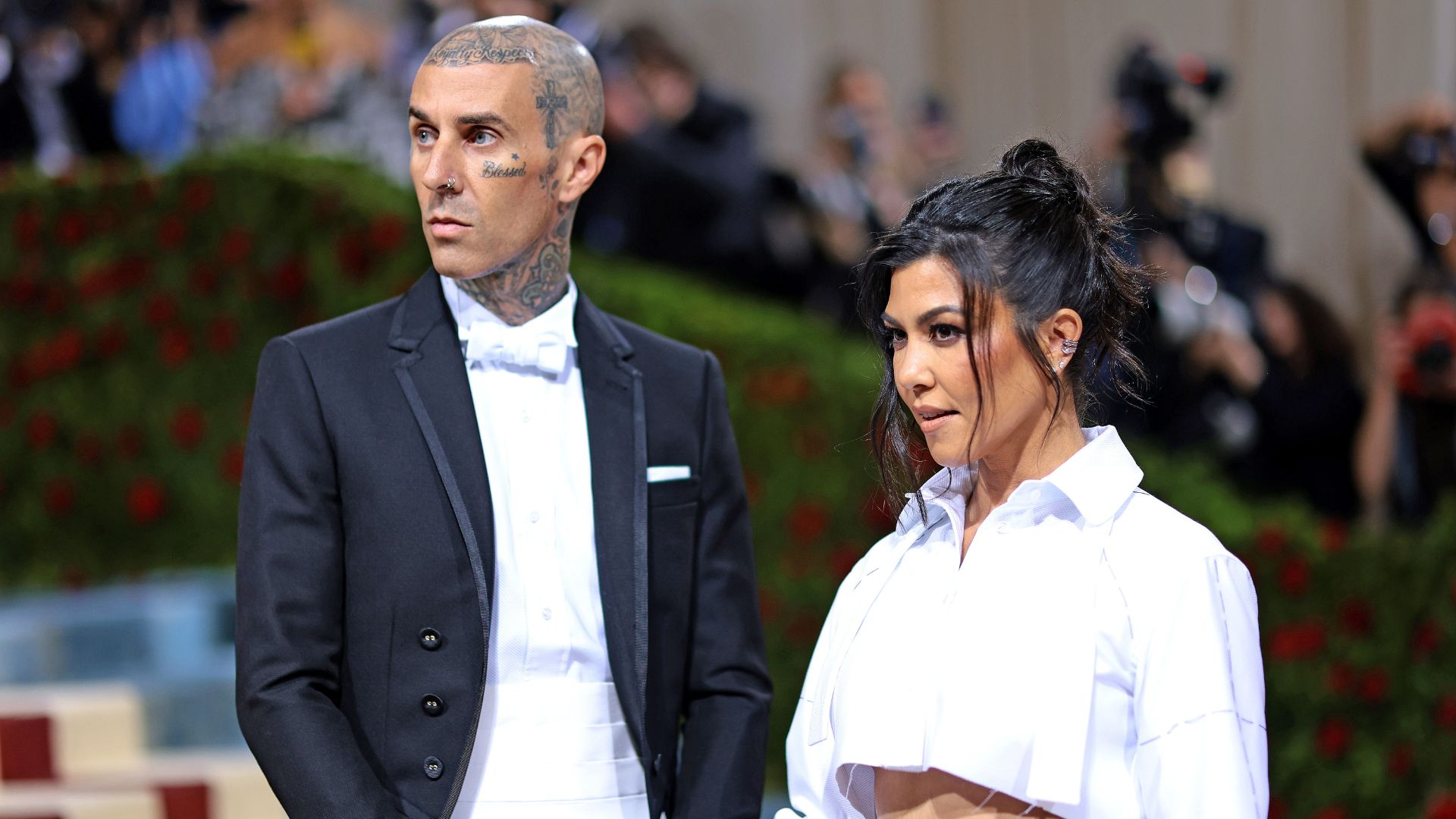Travis Barker e Kourtney Kardashian no Met Gala ( Dimitrios Kambouris/Getty Images)