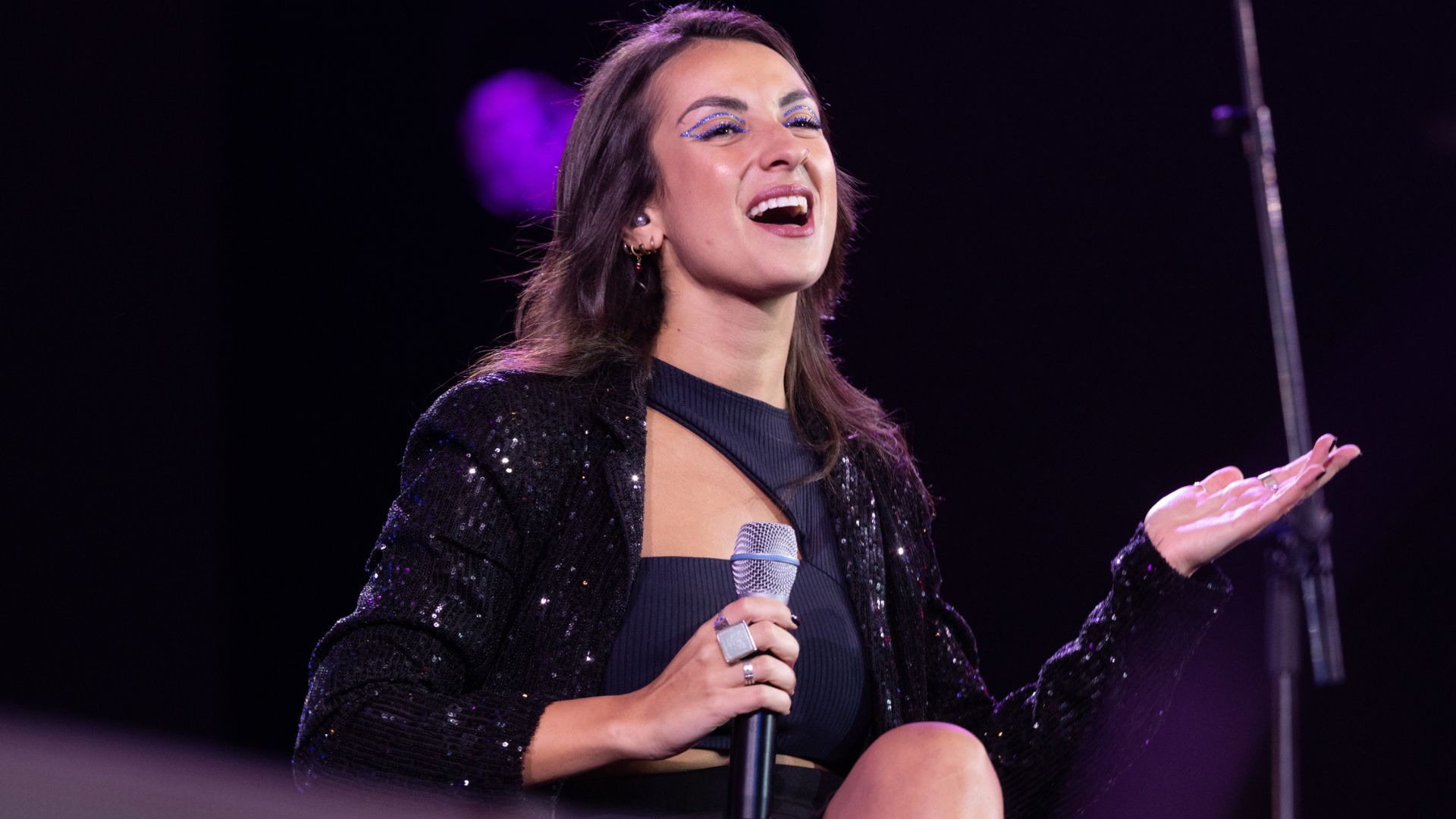 Alice Fromer canta em show da turnê 'Titãs Encontro' (Marcos Hermes)