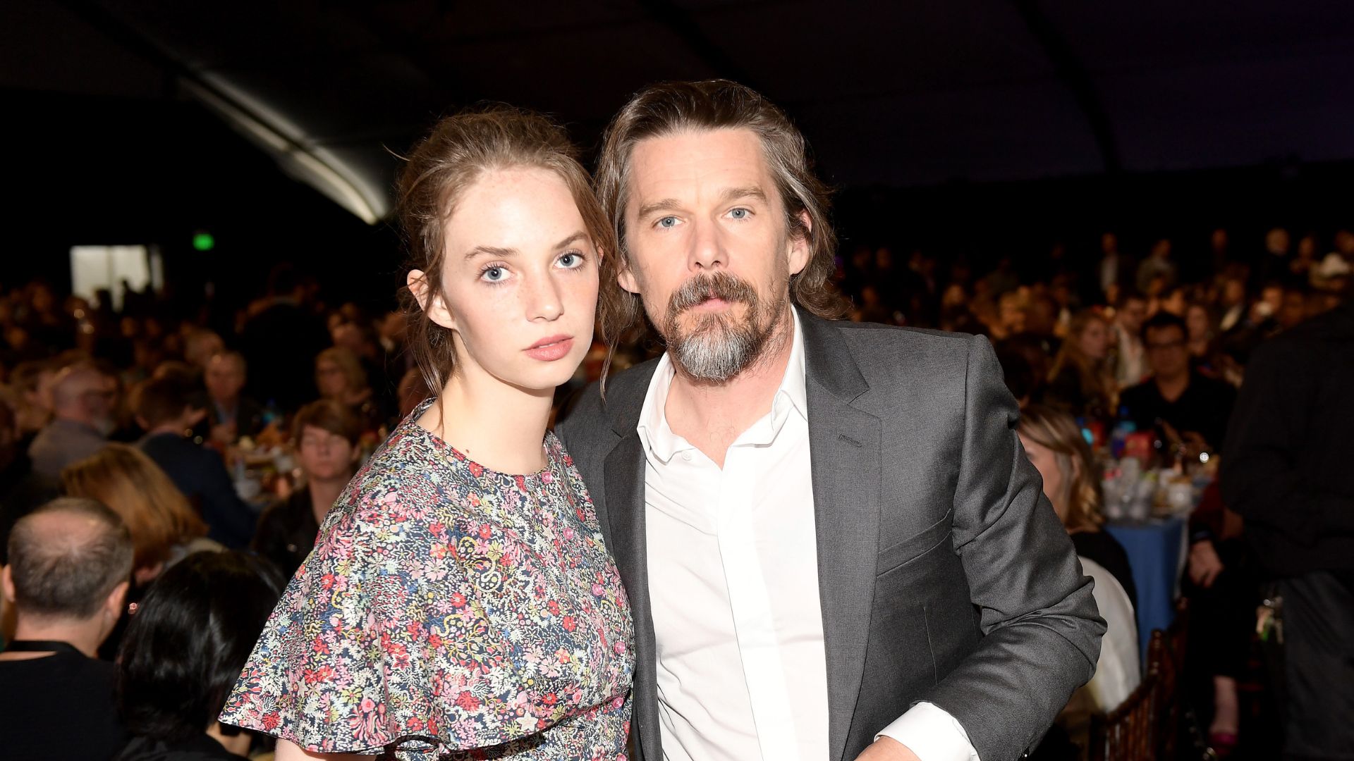 Maya Hawke e Ethan Hawke (Matt Winkelmeyer/Getty Images)