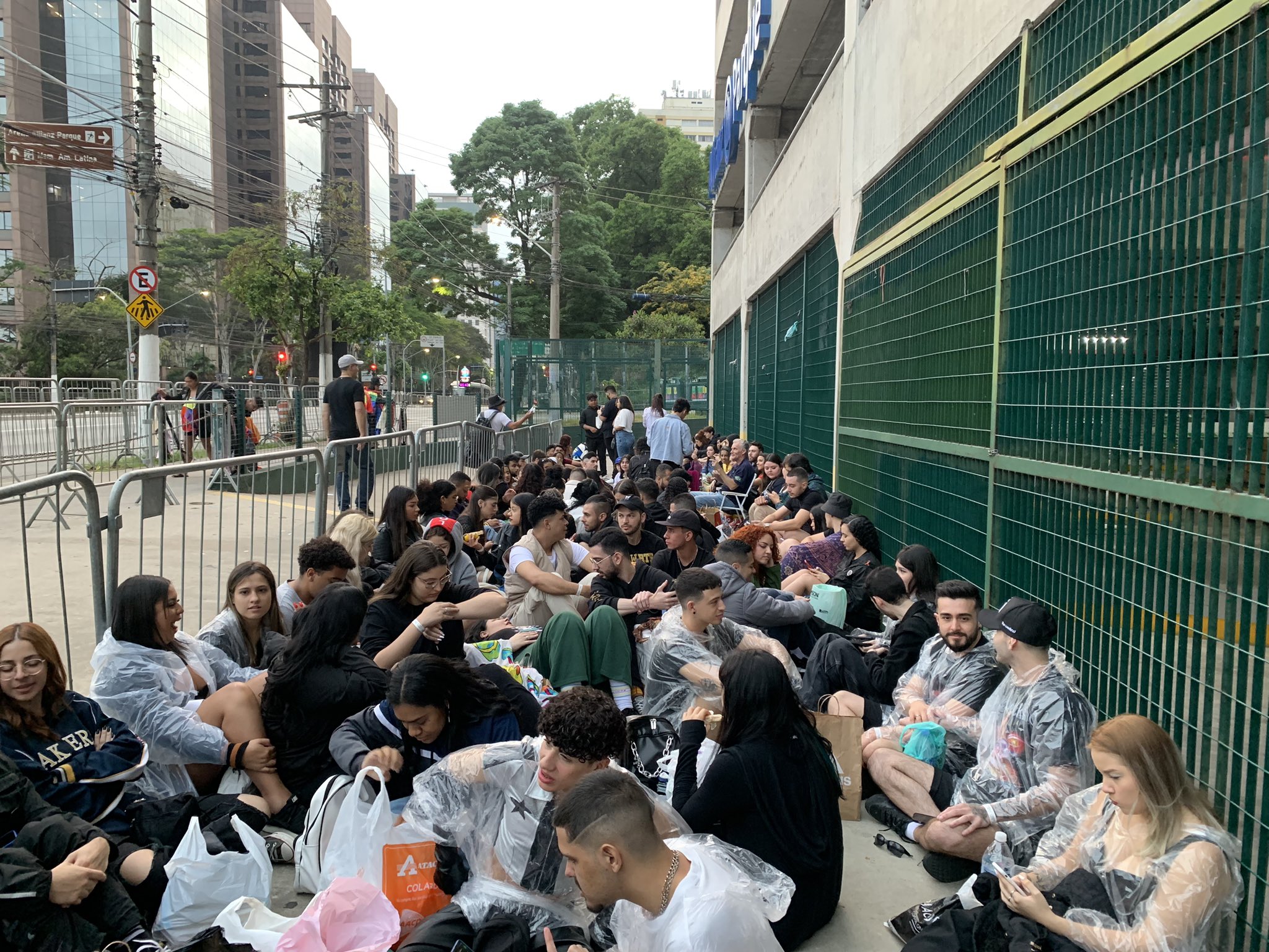 Fila para o show de The Weeknd em São Paulo (Reprodução/X)