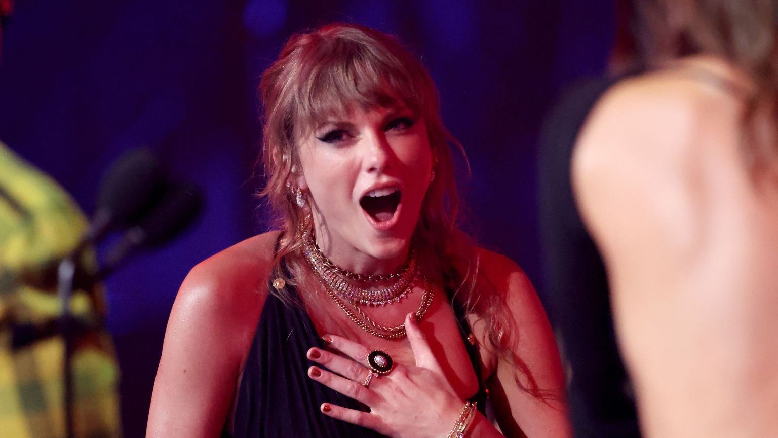 Taylor Swift: carros da comitiva são apreendidos no Rio de Janeiro