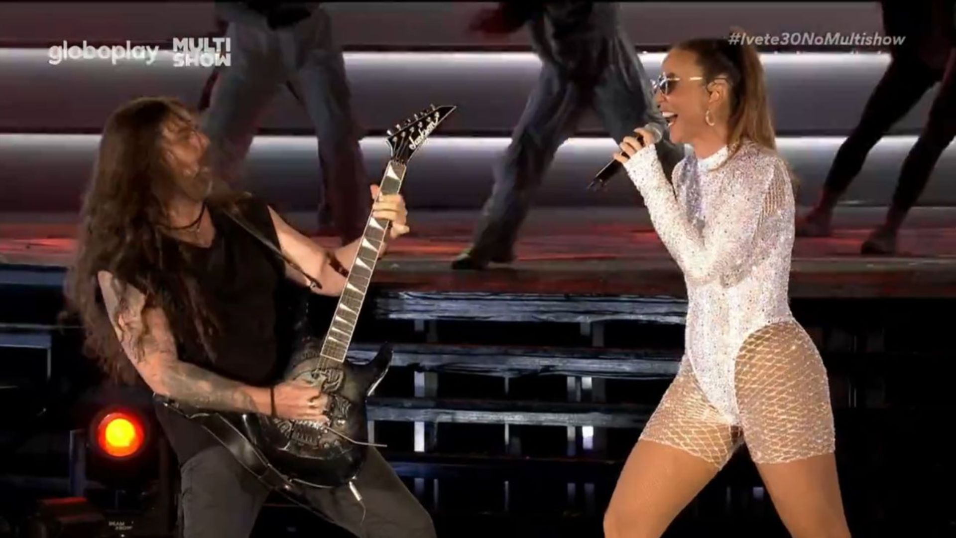 Andreas Kisser em show de Ivete Sangalo na última quarta, 20 (Foto: Reprodução/Multishow)