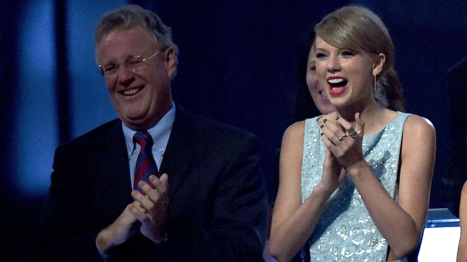 Scott Kingsley Swift, pai de Taylor Swift, com a cantora (Foto: Ethan Miller/Getty Images for dcp)