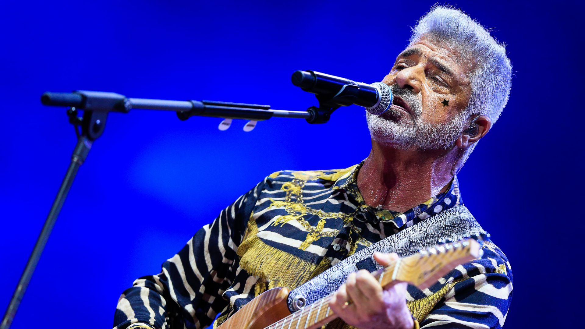 Lulu Santos é internado no Rio com suspeita de dengue