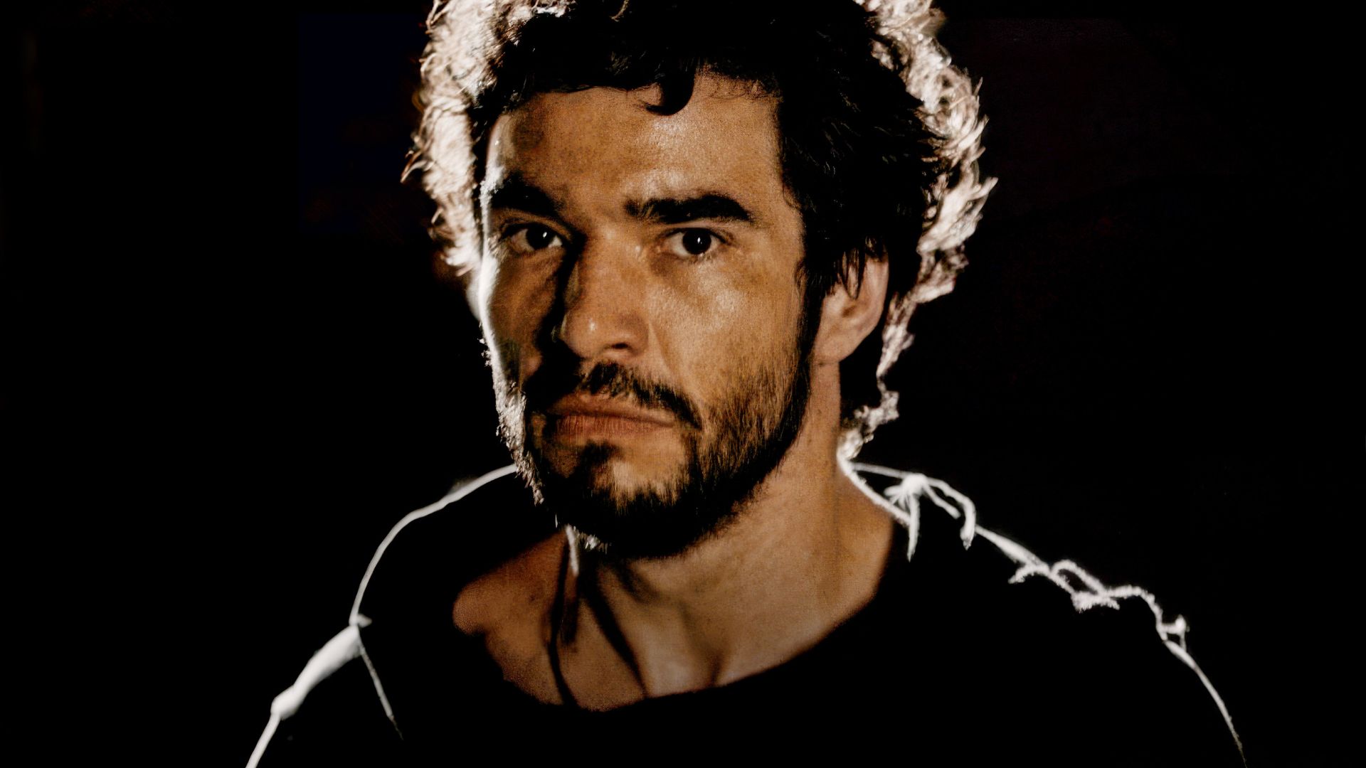 O Diabo na Rua no Meio do Redemunho, com Caio Blat, estreia nos cinemas