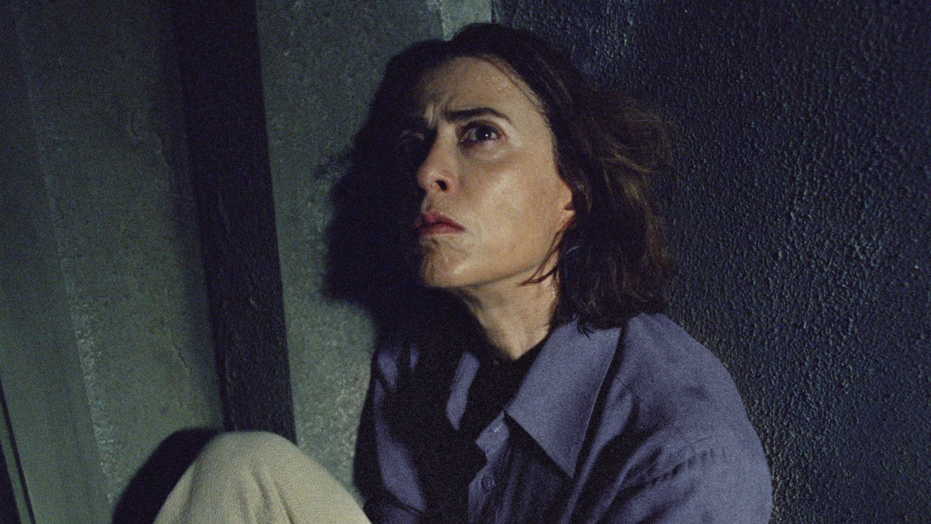 Fernanda Torres aparece tensa em novo clipe de Ainda Estou Aqui, de Walter Salles