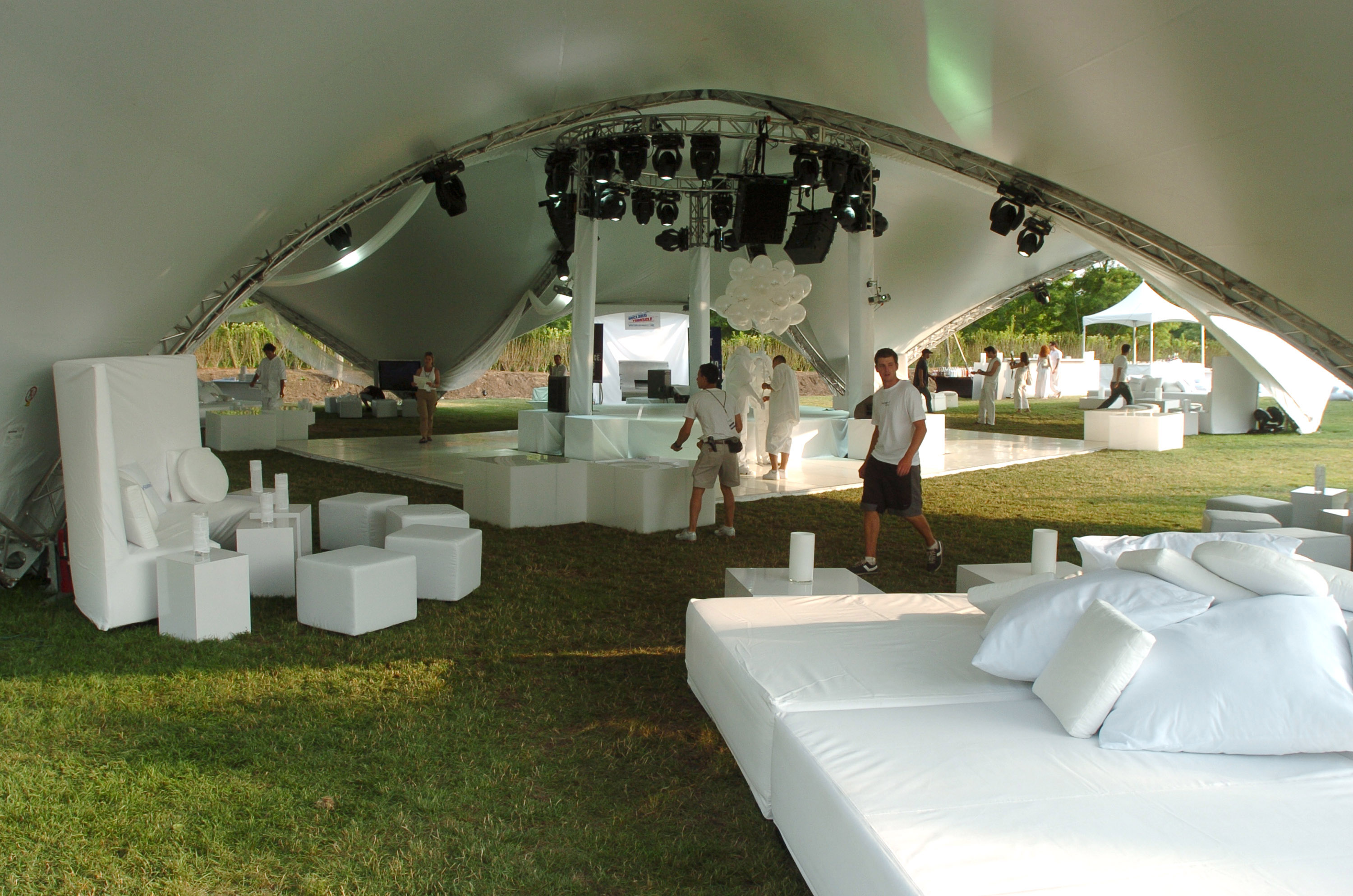 Atmosphere at the PS2 Estate during PS2 Estate Day 3 - 6th Annual P. Diddy White Party in Bridgehampton, New York, United States. (Photo by Dimitrios Kambouris/WireImage for Bragman Nyman Cafarelli)