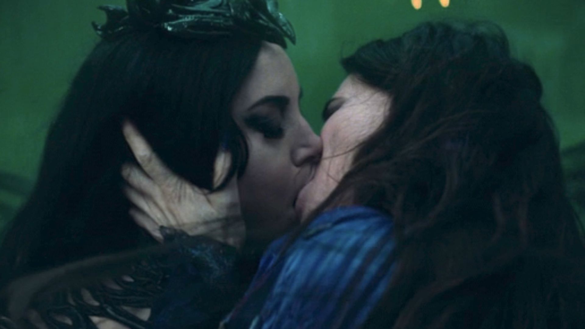 Agatha Desde Sempre faz história com primeiro beijo lésbico da Marvel