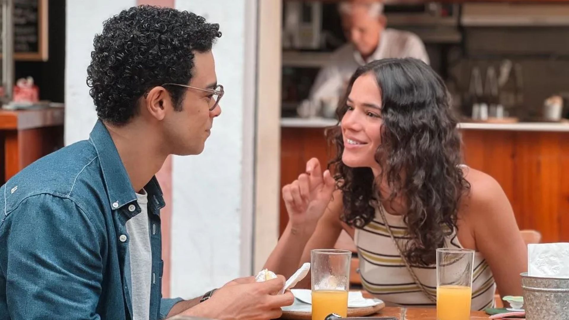 Bruna Marquezine lida com desilusões amorosas no trailer de Amor da Minha Vida