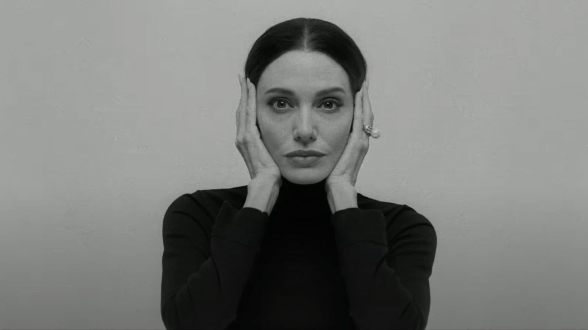 Maria Callas, cinebiografia com Angelina Jolie, ganha prévia