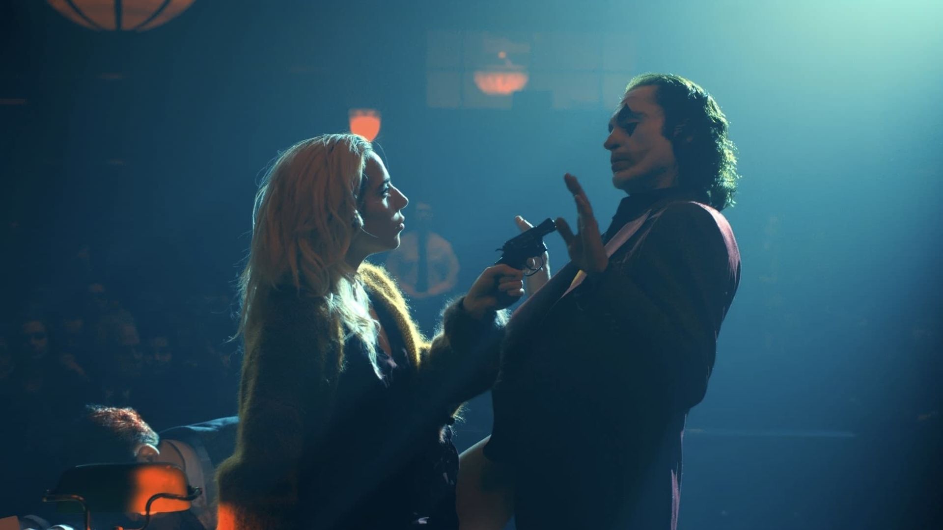 Menos de um mês após estreia, Coringa: Delírio a Dois chega aos streamings