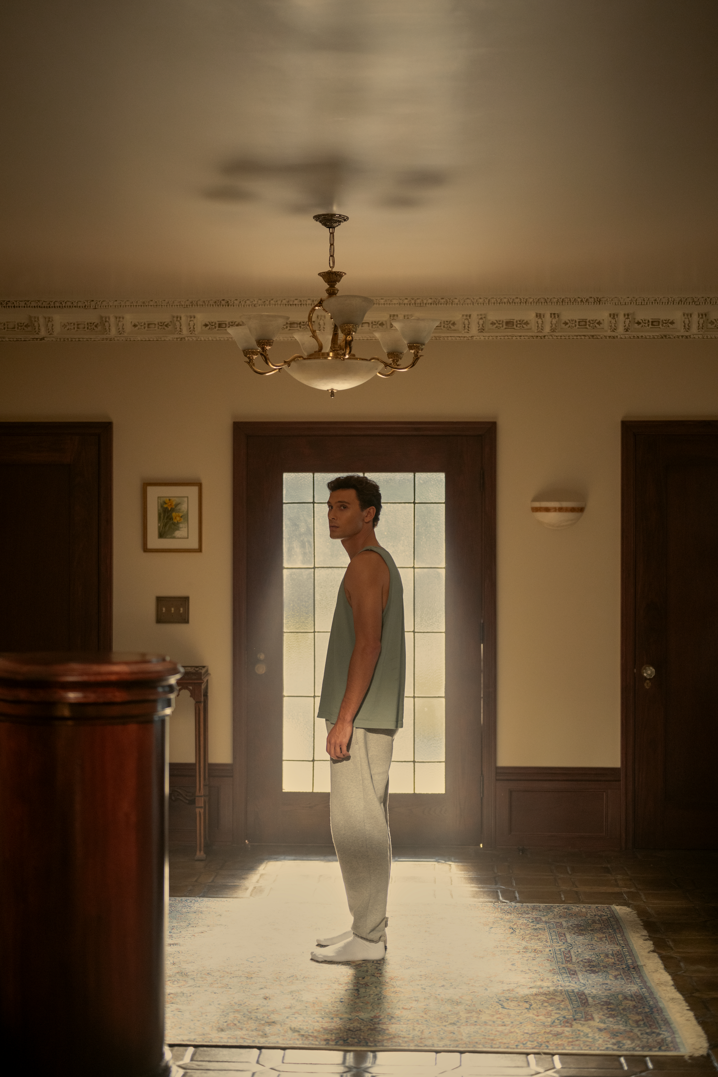 Cooper Koch como Erik Menendez (Foto: Miles Crist/Netflix)