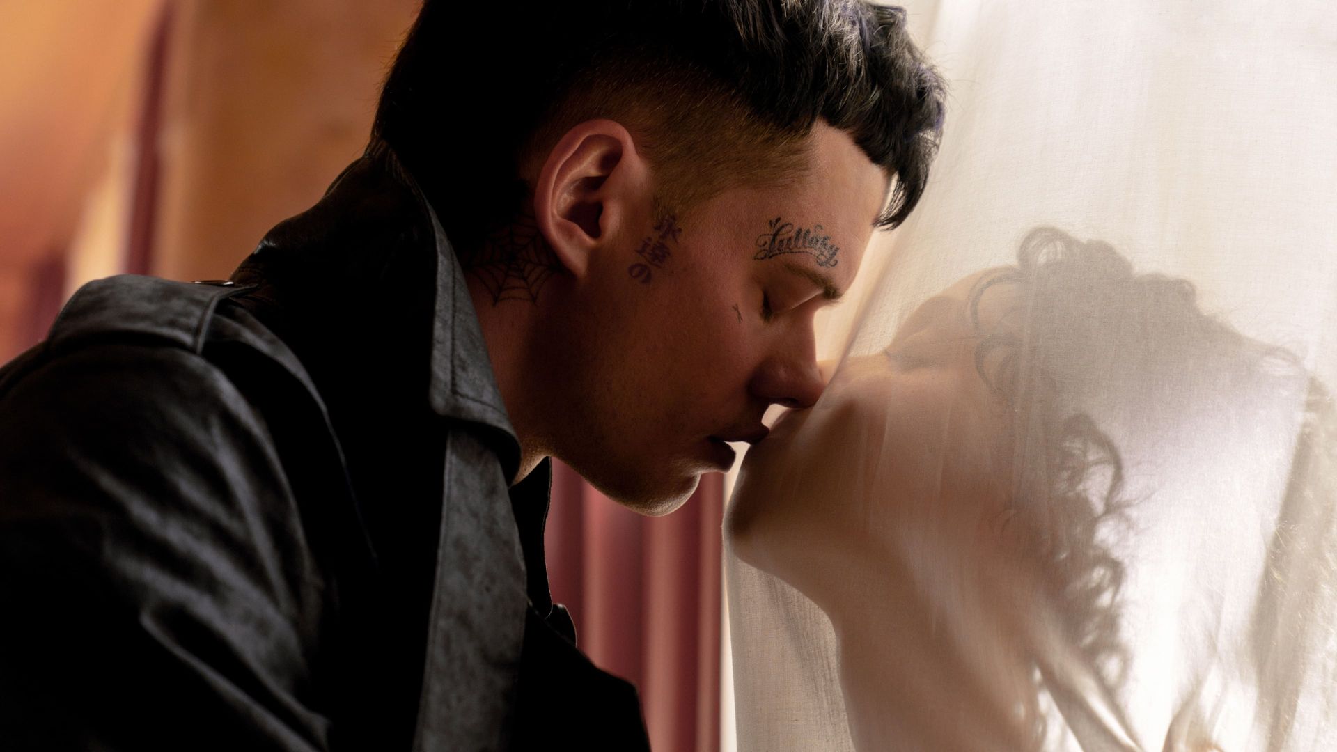 O Corvo, remake com Bill Skarsgård, estreia nas plataformas digitais