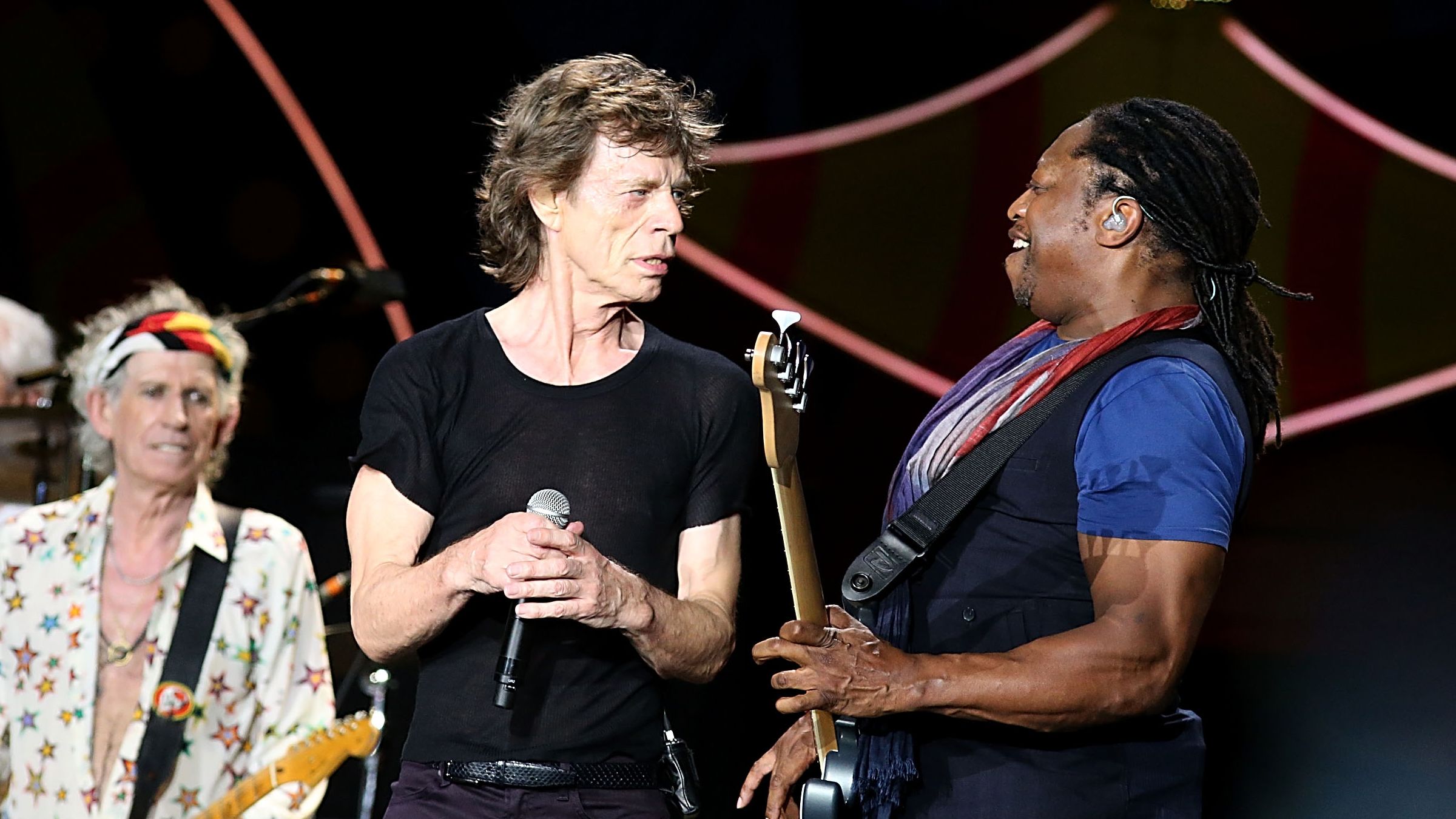 Keith Richards, Mick Jagger e Darryl Jones, dos Rolling Stones (Foto: Gary Miller/FilmMagic)