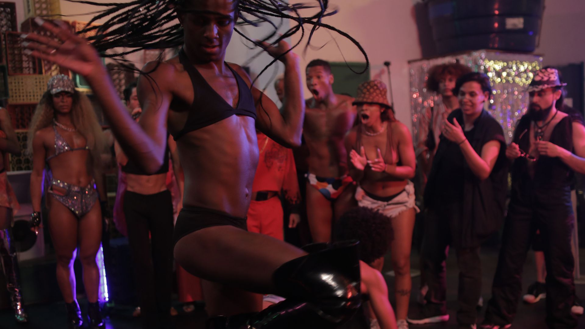 Salão de Baile foi feito para "compartilhar com o mundo as pessoas que nos inspiram", revelam diretoras Juru e Vitã (Foto: Paula Monte)