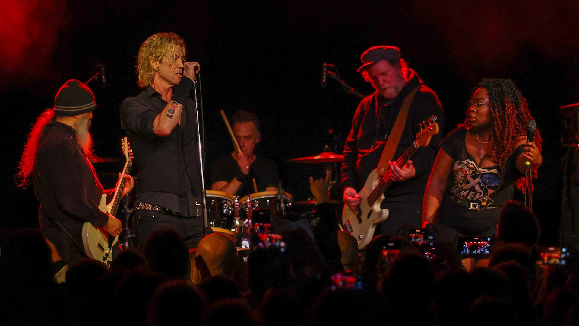 Soundgarden com Shaina Shepherd e Duff McKagan (Foto: Mat Hayward / Getty Images)