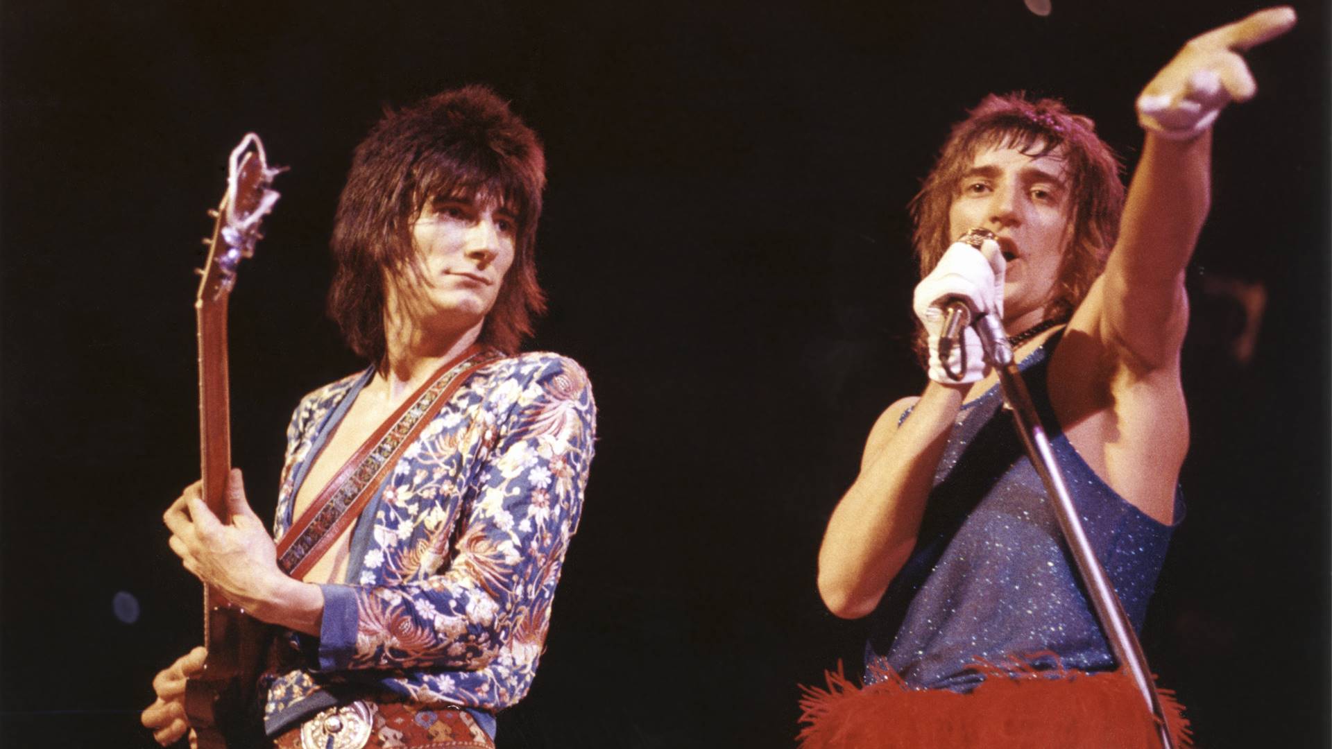 Rod Stewart e Ronnie Wood com o Faces em 1973