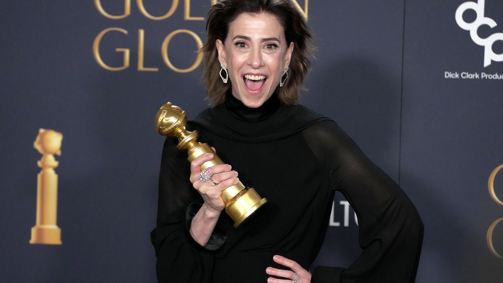Fernanda Torres brinca após vitória no Globo de Ouro: 'Ainda Estou Aqui trabalhando!'