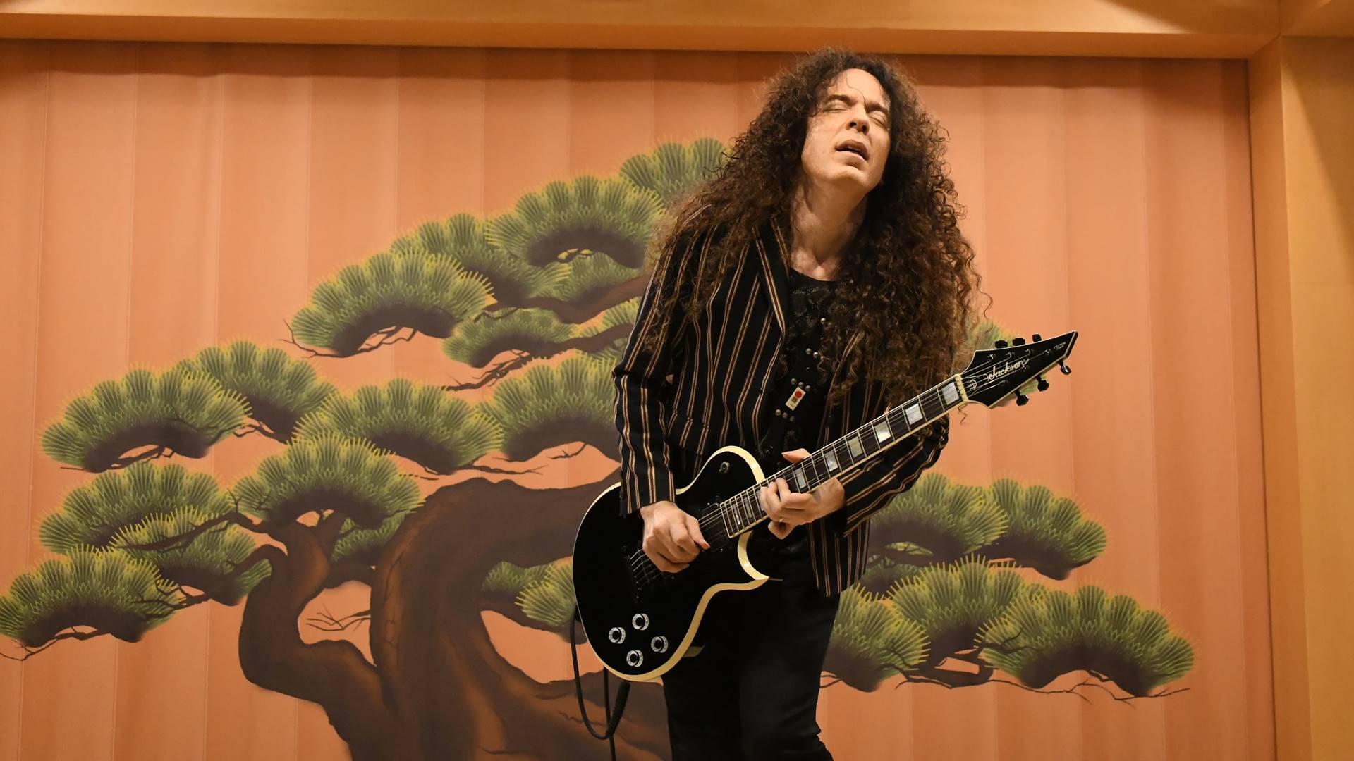 O guitarrista Marty Friedman em 2023