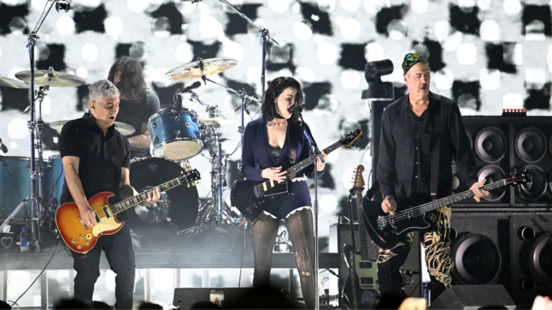 Nirvana e St. Vincent (Foto: Scott Dudelson/Getty Images para FIREAID)