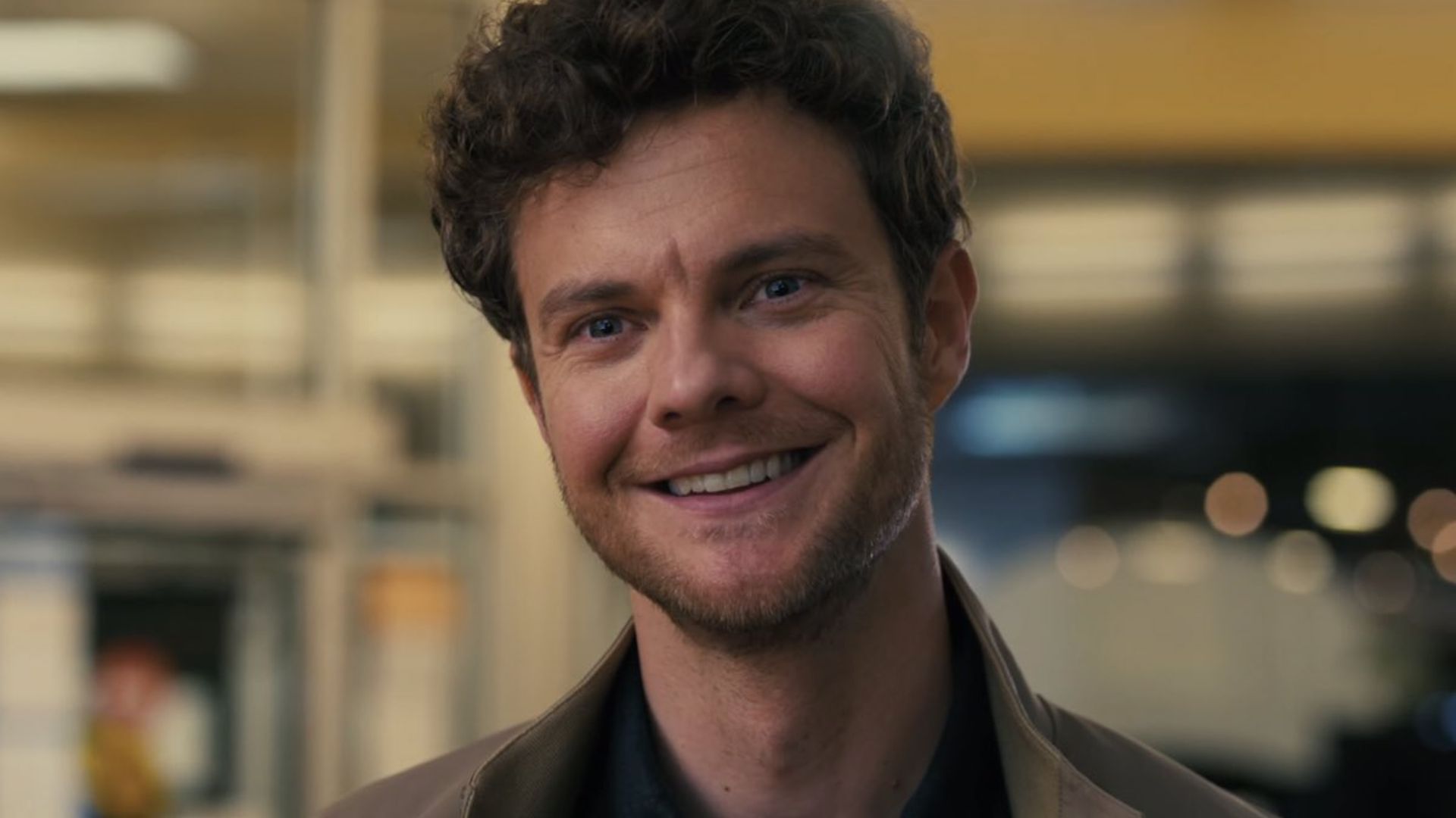 Acompanhante Perfeita, terror com Jack Quaid, estreia nos cinemas brasileiros