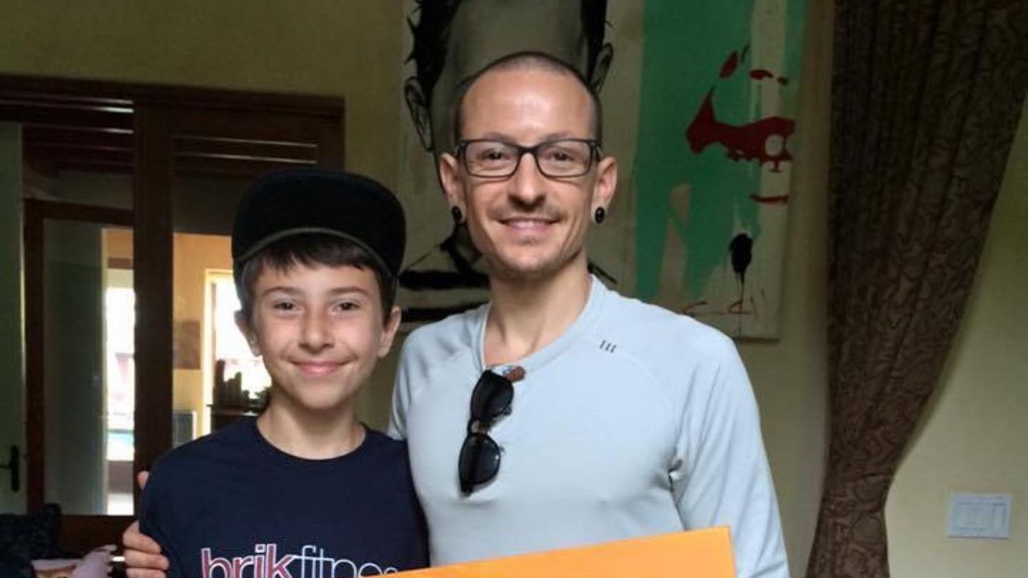 Draven Sebastian Bennington e Chester Bennington (Foto: Reprodução)