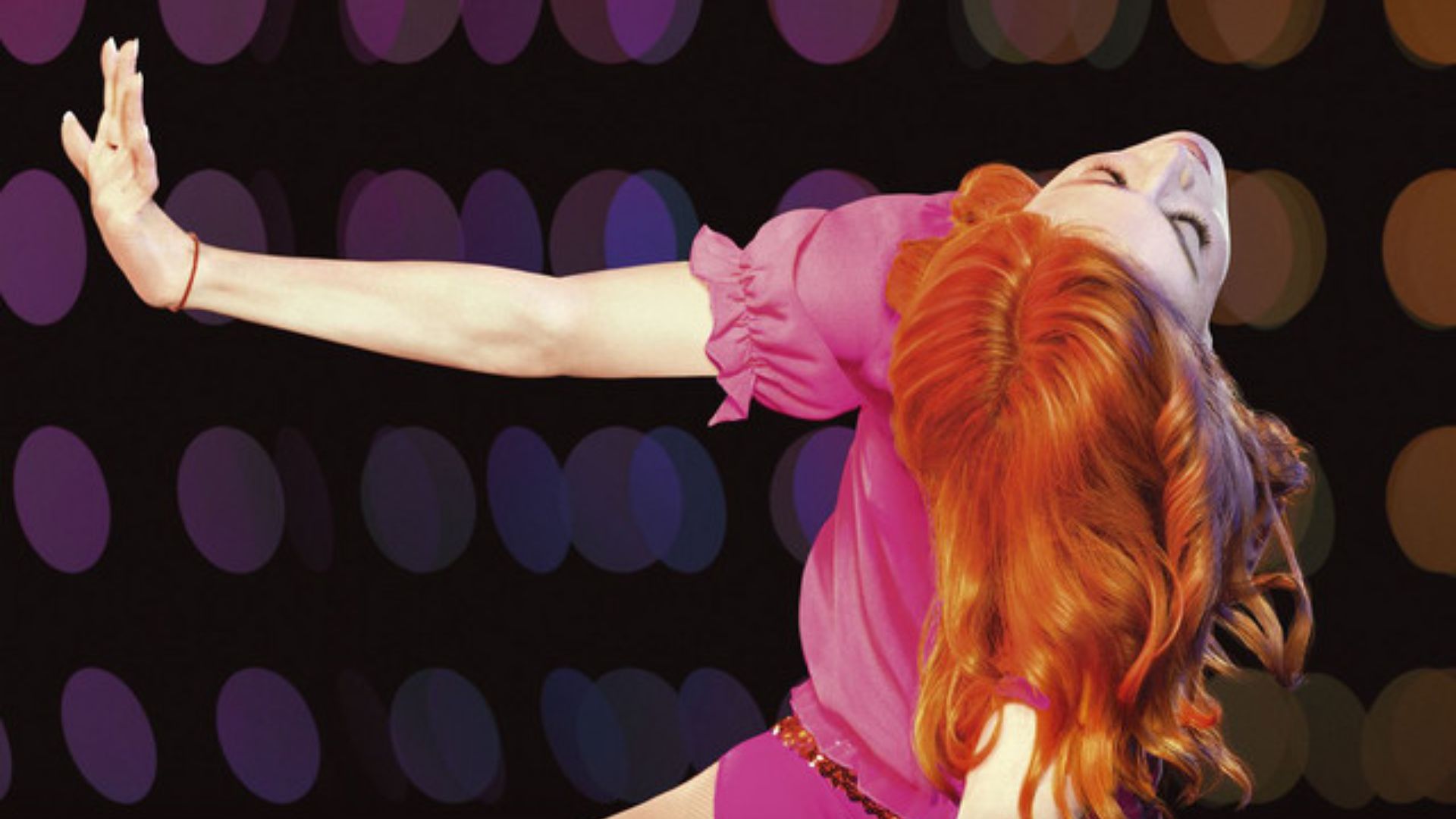 Madonna na capa do disco clássico Confessions on a Dance Floor (Foto: Divulgação)