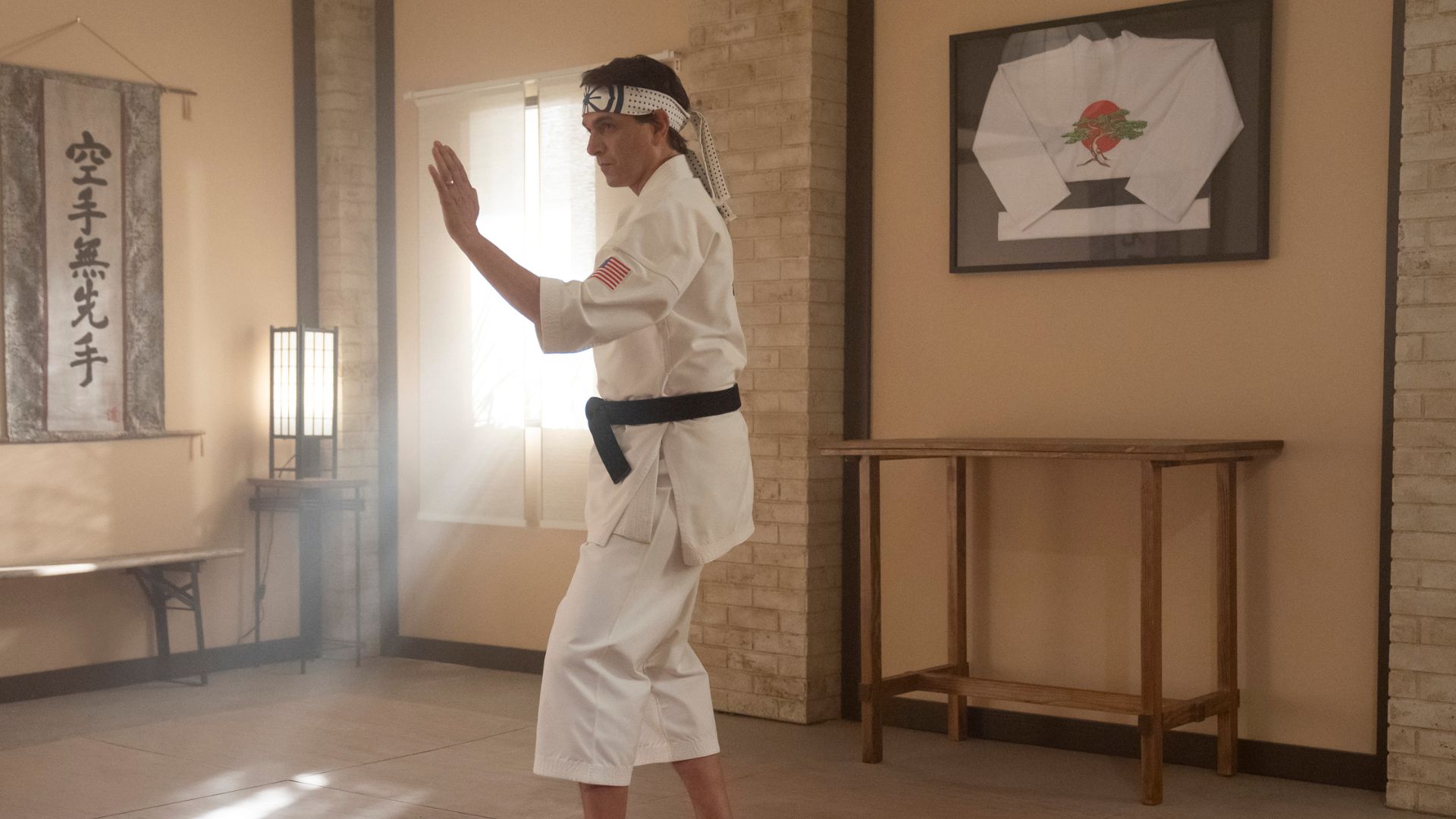 Ralph Macchio como Daniel Larusso em Cobra Kai (Foto: CURTIS BONDS BAKER/NETFLIX)